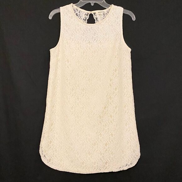 Monteau Dresses & Skirts - Monteau floral lace off-white cream mini dress or wear as tunic if you want.